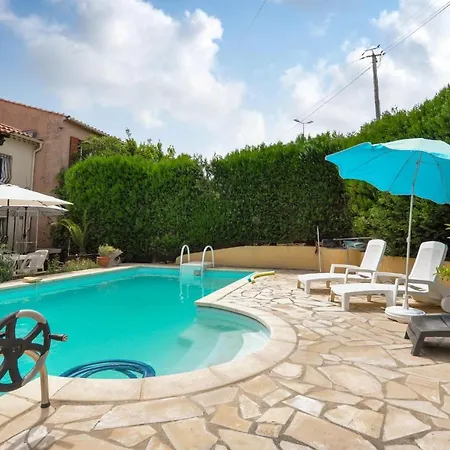 Lovely In With Swimming Pool Lejlighed *