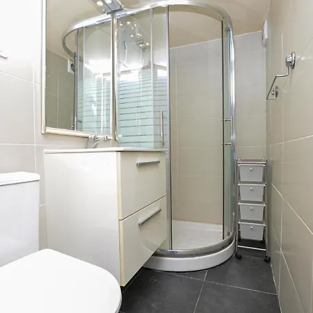 2 Bedroom Beautiful In Apartment
