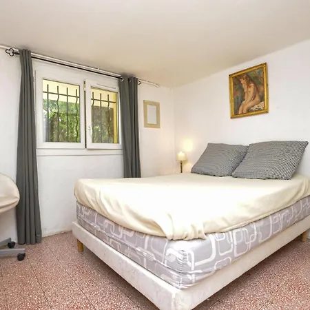 2 Bedroom Beautiful In 아파트